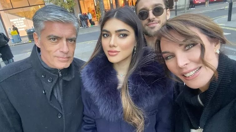 Στη βάφτιση της Λυδίας Ευαγγελάτου | Η πανέμορφη μικρούλα στην αγκαλιά της μητέρας της, Τατιάνας Στεφανίδου