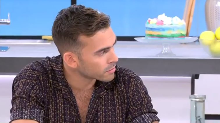 Ο Ιάσονας Μανδηλάς περιέγραψε καρέ- καρέ την ομοφοβική επίθεση που δέχθηκε από ανήλικους