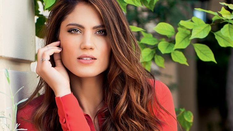 Μαίρη Συνατσάκη: Δείτε το νέο εντυπωσιακό look της!