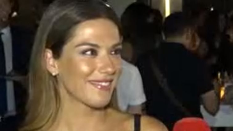 Βάσω Λασκαράκη: Το μονόπετρο &amp; η αντίδρασή της όταν ρωτήθηκε για τον αρραβώνα με τον Λευτέρη Σουλτάτο