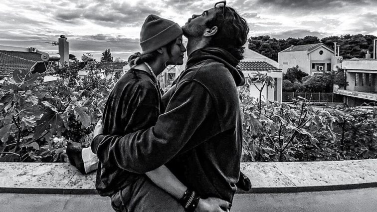 Εξόρμηση στη χιονισμένη Άνδρο για τον Άγγελο Λάτσιο &amp; τη Γαία Μερκούρη