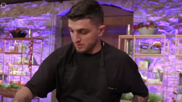MasterChef | Μετά το γεωργιανό διαγωνισμό, τώρα και στο ελληνικό διαγωνιζόμενος – Πέρασε;
