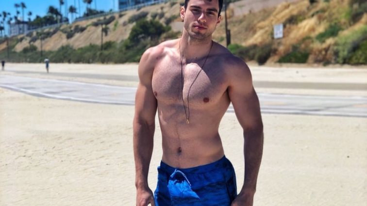 Στέφανος Γιαννακόπουλος: Ο εκτροφέας φιδιών του GNTM είναι κούκλος, ζει στη Χαβάη &amp; κάνει διδακτορικό!