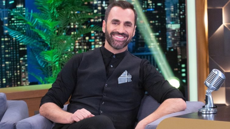 Πρόδρομος Τοσουνίδης: &quot;Ακόμη και σήμερα, μετά από 14 χρόνια, με φωνάζουν &quot;Κρίστο&quot; ή ο σχεδιαστής με τη βεντάλια&quot;