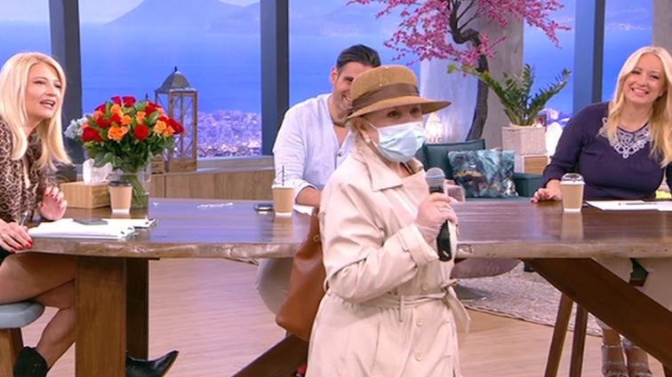 Λίτσα Πατέρα: Επέστρεψε στο «Πρωινό» με ένα μοναδικό look! Δείτε το video