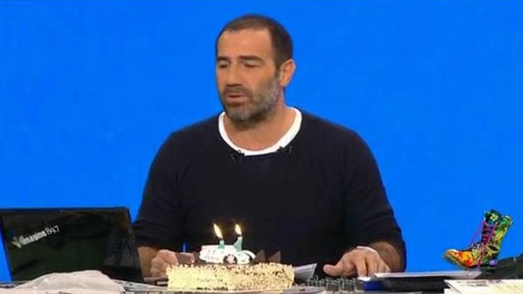 Ράδιο Αρβύλα: 11 χρόνια στον αέρα! Η τούρτα και τα λόγια του Κανάκη: «Δεν το περιμέναμε...»