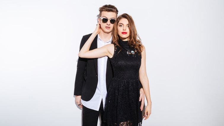 Πώς θα καταλάβεις ότι είστε επισήμως μαζί: Προσοχή στο κενό, μεταξύ περιστασιακού και σοβαρού.
