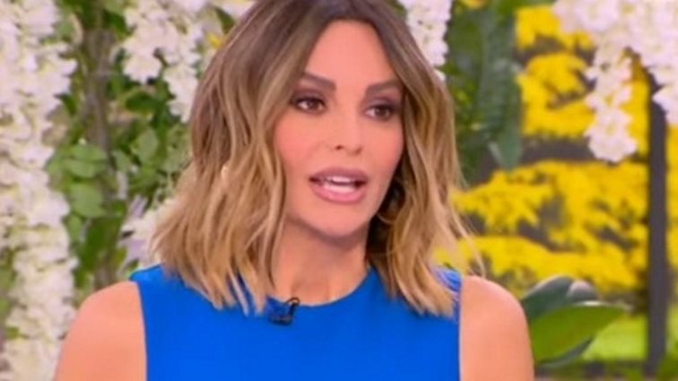 Μπέττυ Μαγγίρα: "Όσοι δεν το αντέχετε, ίσως γιατί δεν έχετε τα λεφτά της Τούνη, μην την ακολουθείτε"