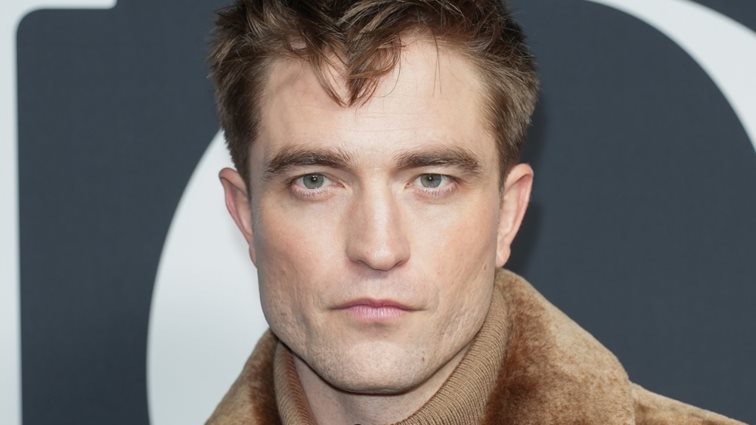 Robert Pattinson | Η viral εμφάνιση με φούστα στο κόκκινο χαλί