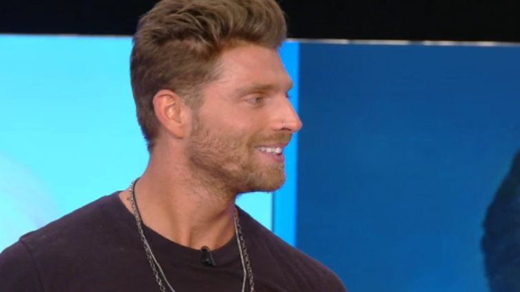 Γιώργος Μανίκας: Η Μενεγάκη τον ήθελε, στον Μουτσινά εμφανίστηκε! Δείτε το video