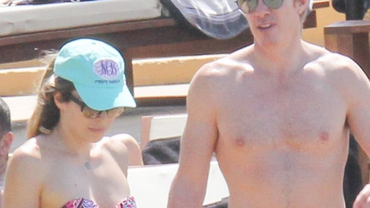 Μαριέττα Χρουσαλά - Λέων Πατίτσας: Με τα παιδιά τους στην παραλία: Φωτογραφίες