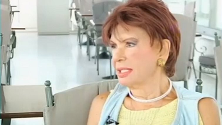 Ρίκα Διαλυνά | Έκλεισε τα 87 με αγαπημένους φίλους στο πλευρό της!