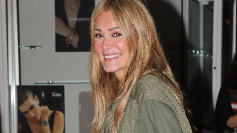 Απόδραση στη Μύκονο για τη Νατάσα Θεοδωρίδου