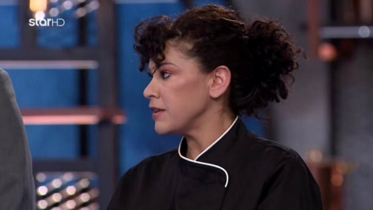 MasterChef | Η αδερφή της Άννας Μαρίας Παπαχαραλάμους έφερε τα πάνω κάτω στη δοκιμασία αποχώρησης!