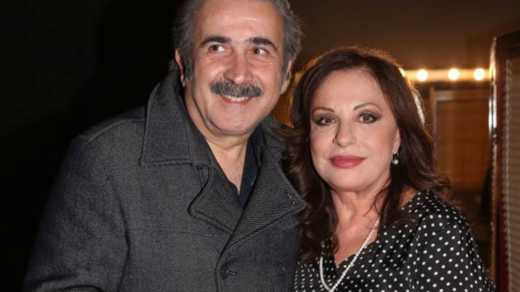 Λάκης Λαζόπουλος &amp; Χάρις Αλεξίου: Χαλαρές στιγμές με μάσκες μαζί με διάσημους φίλους τους