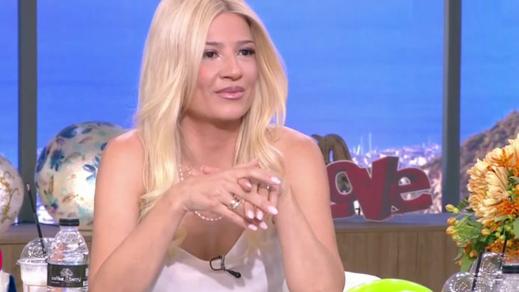 Φαίη Σκορδά: Η απάντηση για τις πλαστικές που της χρεώνουν