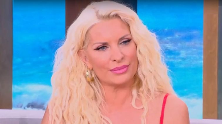 Το "ευχαριστώ" της Ελένης Μενεγάκη: "Υπήρχαν δύσκολες στιγμές και δεν το εκδηλώσατε"