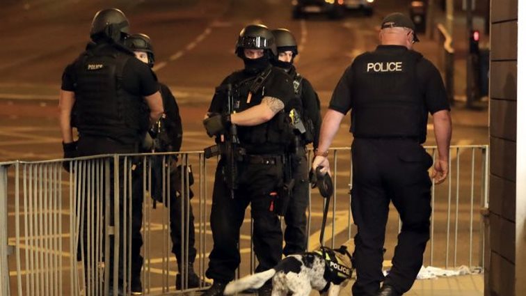 «Παιδί μου ζακέτα να πάρεις. Αλεξίσφαιρη»: Δεν ήταν σε πεδίο μάχης, ούτε σε πόλεμο. Ήταν απλά σε μια συναυλία!