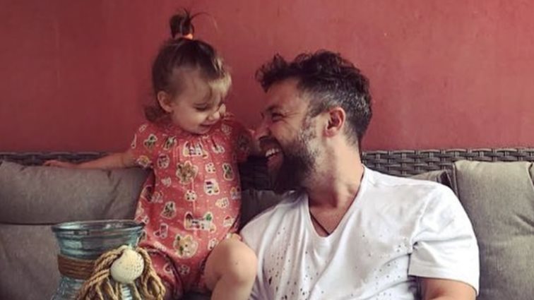 Γιάννης Βαρδής: Στα χιόνια με την κόρη του! Δείτε το τρυφερό στιγμιότυπο