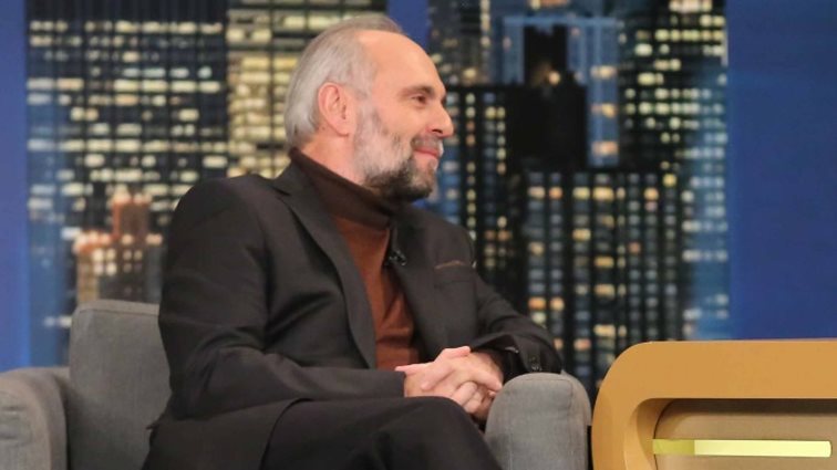 Σωτήρης Χατζάκης: Η αυστηρή απάντηση για τον διωγμό από το Εθνικό Θέατρο και η ιδιαίτερη άποψη για τους παίκτες των reality