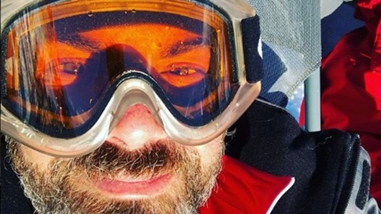 Βασίλης Καλλίδης: Οι απίθανες φωτογραφίες του από το ταξίδι του στη Γαλλία
