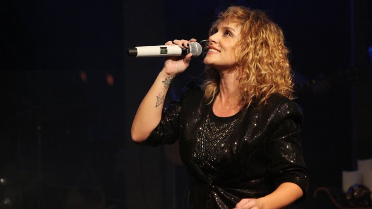 Ελεωνόρα Ζουγανέλη: Το προσκλητήριο γάμου - εισιτήριο &amp; το νυφικό υπερπαραγωγή