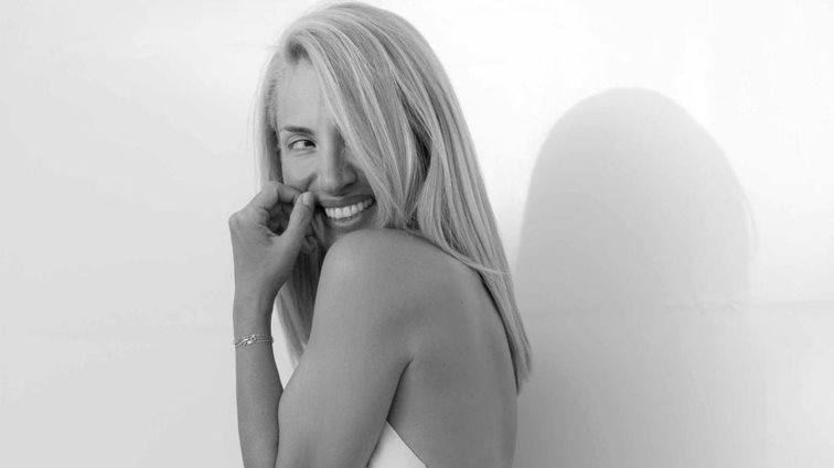 Μαρία Ηλιάκη | Το ruffled πουκάμισό της είναι ένα από τα πιο στιλάτα fashion items που είδαμε τελευταία