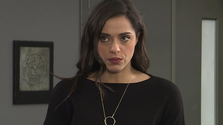 Έλα στη Θέση μου: Νέες εξελίξεις: Η Σύλβια ανακαλύπτει τις κρυφές κινήσεις της Μένης και καταστρώνει ένα σατανικό σχέδιο