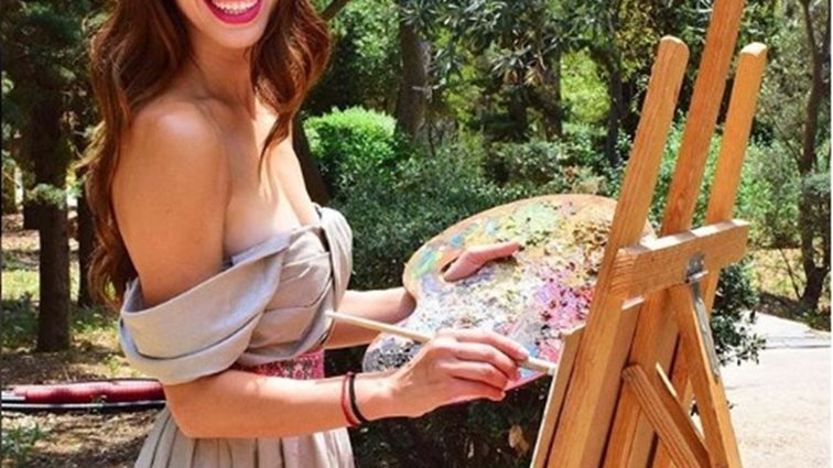 Μιρέλα Πάχου: Πιάνει τα πινέλα της και μοιράζει «Λίγο Χρώμα»