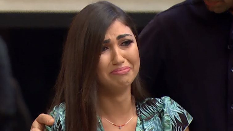 Power Of Love: Τα υπονοούμενα για τους συμπαίκτες της, το ξέσπασμα &amp; τα δάκρυα της Κυριακής on camera