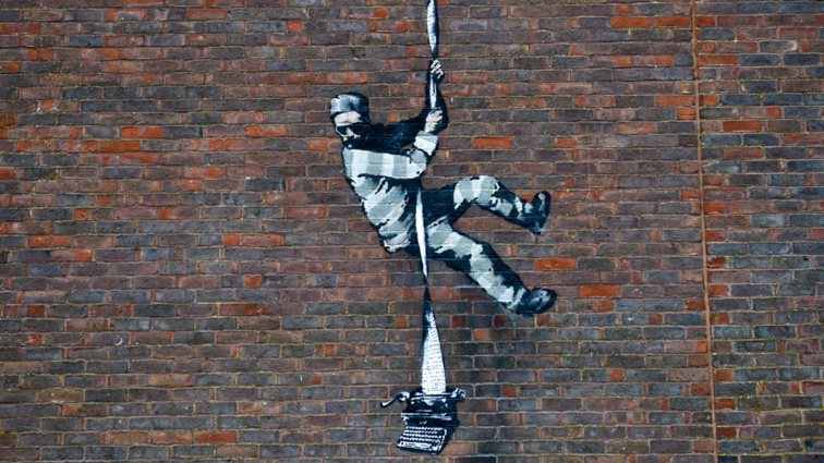 Banksy | Αποκάλυψε βίντεο με σκηνές από τη δημιουργία του πρόσφατου έργου του