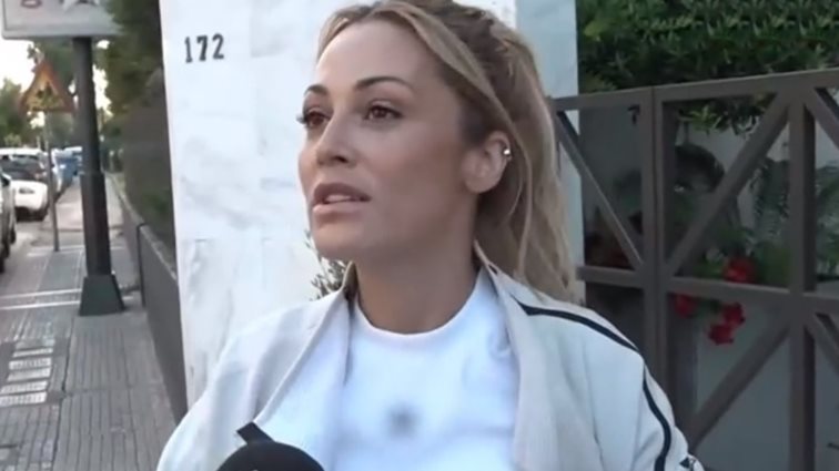 Η Ελένη Βουλγαράκη απάντησε για το εάν είναι ζευγάρι με τον Δημήτρη Κουρμπέλη