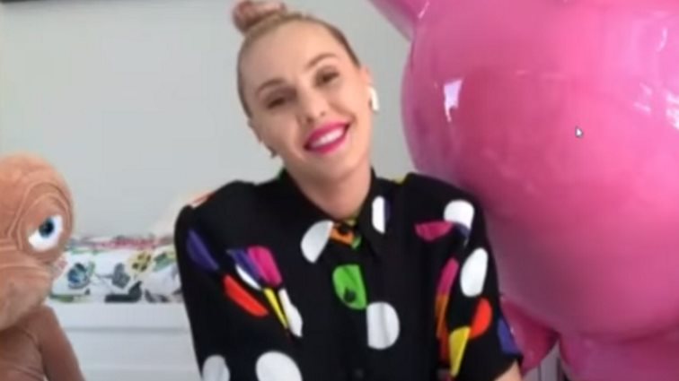 Τάμτα | Απέκτησε ελληνική ταυτότητα 23 χρόνια αφότου ήρθε στην Ελλάδα - Δείτε την φωτογραφία που δημοσίευσε