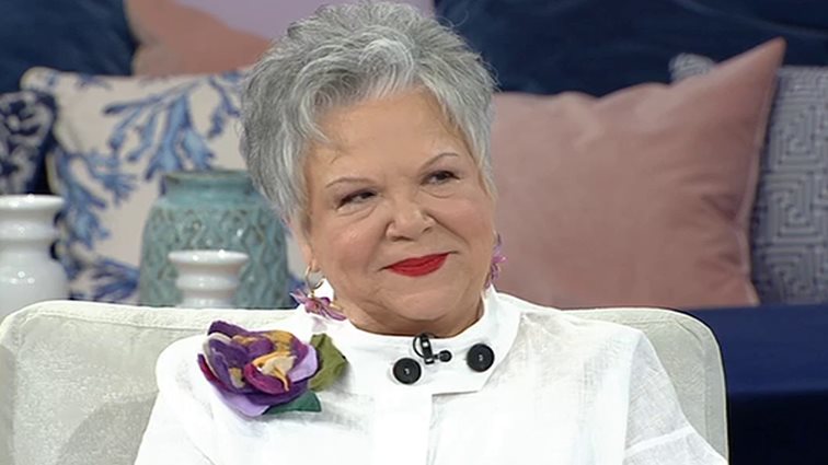 Γλυκά Νερά: Η Τένια Μακρή μετά το σάλο εξηγεί τι εννοούσε με το "γοητευτική προσωπικότητα ο πιλότος"