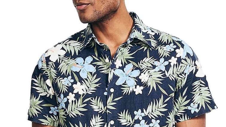 #SummerFavorites: Το στιλάτο φλοράλ πουκάμισο που θα απογειώσει τις διακοπές σου