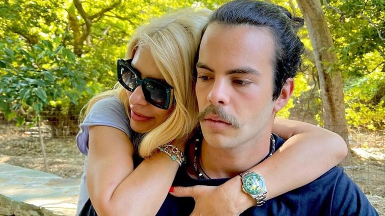 Το σχόλιο του Άγγελου Λάτσιου στη φωτογραφία της Ελένης Μενεγάκη με τη μικρή Μαρίνα