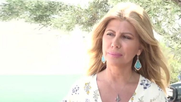 Η Ζήνα Κουτσελίνη χωρίς ίχνος μακιγιάζ κατά τη διάρκεια των διακοπών της