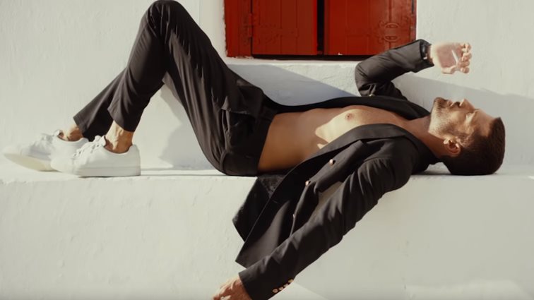 Κωνσταντίνος Αργυρός: Πιο sexy από ποτέ στο νέο του επαγγελματικό project!