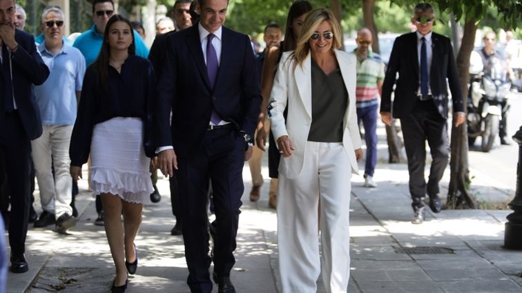 Κυριάκος Μητσοτάκης: Και τα παιδιά του μένουν σπίτι! Η τρυφερή φωτογραφία που ανέβασε