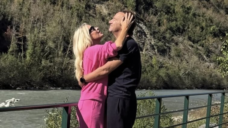 Η Ελένη Μενεγάκη γιορτάζει τα γενέθλιά της στην αγκαλιά του Μάκη Πατζόπουλου