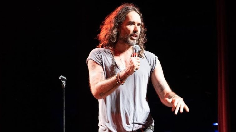 Ο Ράσελ Μπραντ κατηγορείται από πλειάδα γυναικών για βιασμό, σεξουαλικές επιθέσεις και άσκηση ψυχολογικής βίας