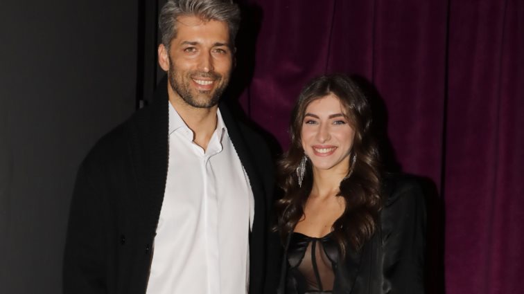 O Αλέξης Παππάς σε επίσημη πρώτη με την Άννα Ζένιου στο πλευρό του