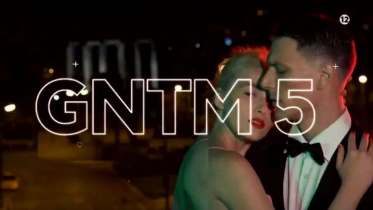 GNTM | Η νέα κριτική επιτροπή ποζάρει για πρώτη φορά μαζί! Δείτε τις φωτογραφίες