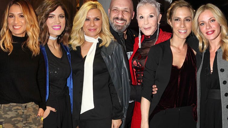 Νίκος Μουτσινάς: Ποιοι βρέθηκαν στην επίσημη πρεμιέρα της νέας του παράστασης;