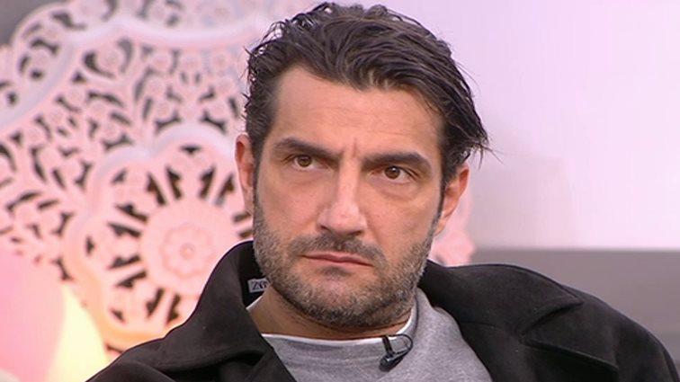 Ο Νίκος Κουρής εξηγεί τους λόγους που απεχθάνεται το κουτσομπολιό!