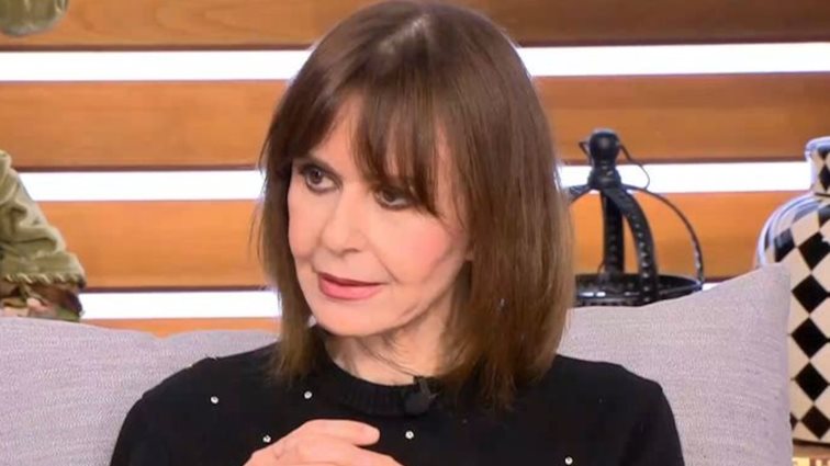 Κάτια Δανδουλάκη: &quot;Με ενώνει πολύ μεγάλη αγάπη με το κοινό μου&quot;