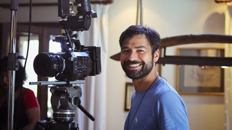 Οι πρώτες φωτογραφίες του Αντρέα Γεωργίου από τα γυρίσματα για τη "Γη της Ελιάς"