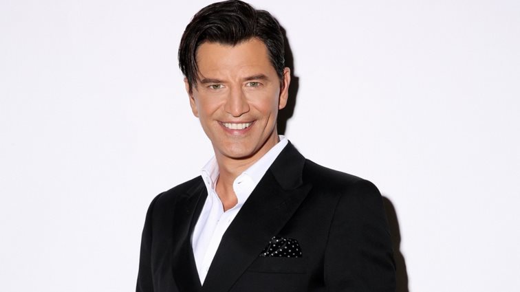 Σάκης Ρουβάς | Αυτός είναι ο μικρότερος αδερφός του