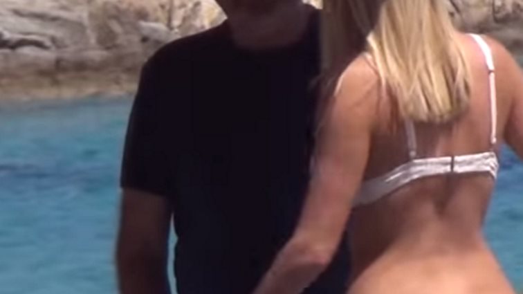 Γιάννης Λάτσιος - Δούκισσα Νομικού: Για Πάσχα στη Μύκονο: Δείτε το video από την παραλία της Ψαρούς