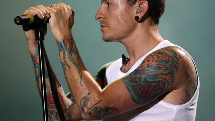 Chester Bennington
 
: Αυτοκτόνησε στα 41 του ο τραγουδιστής των Linkin Park